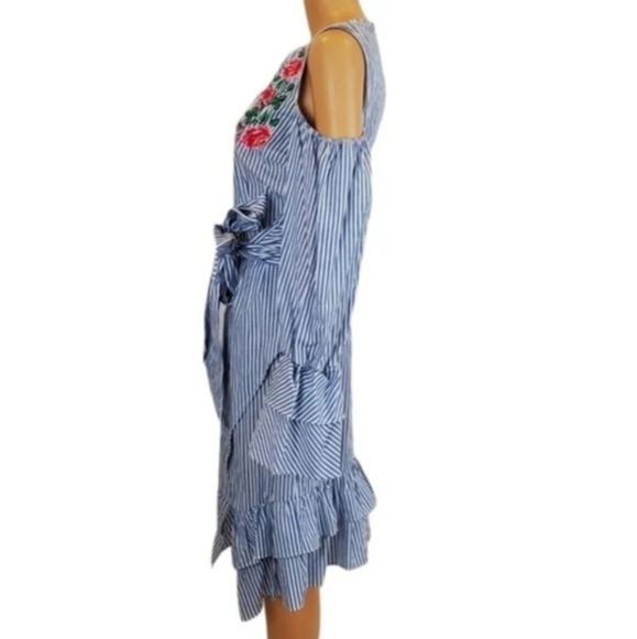 XOXO stripe cold shoulder long layered sleeve wrap dress - Picture 4 of 11